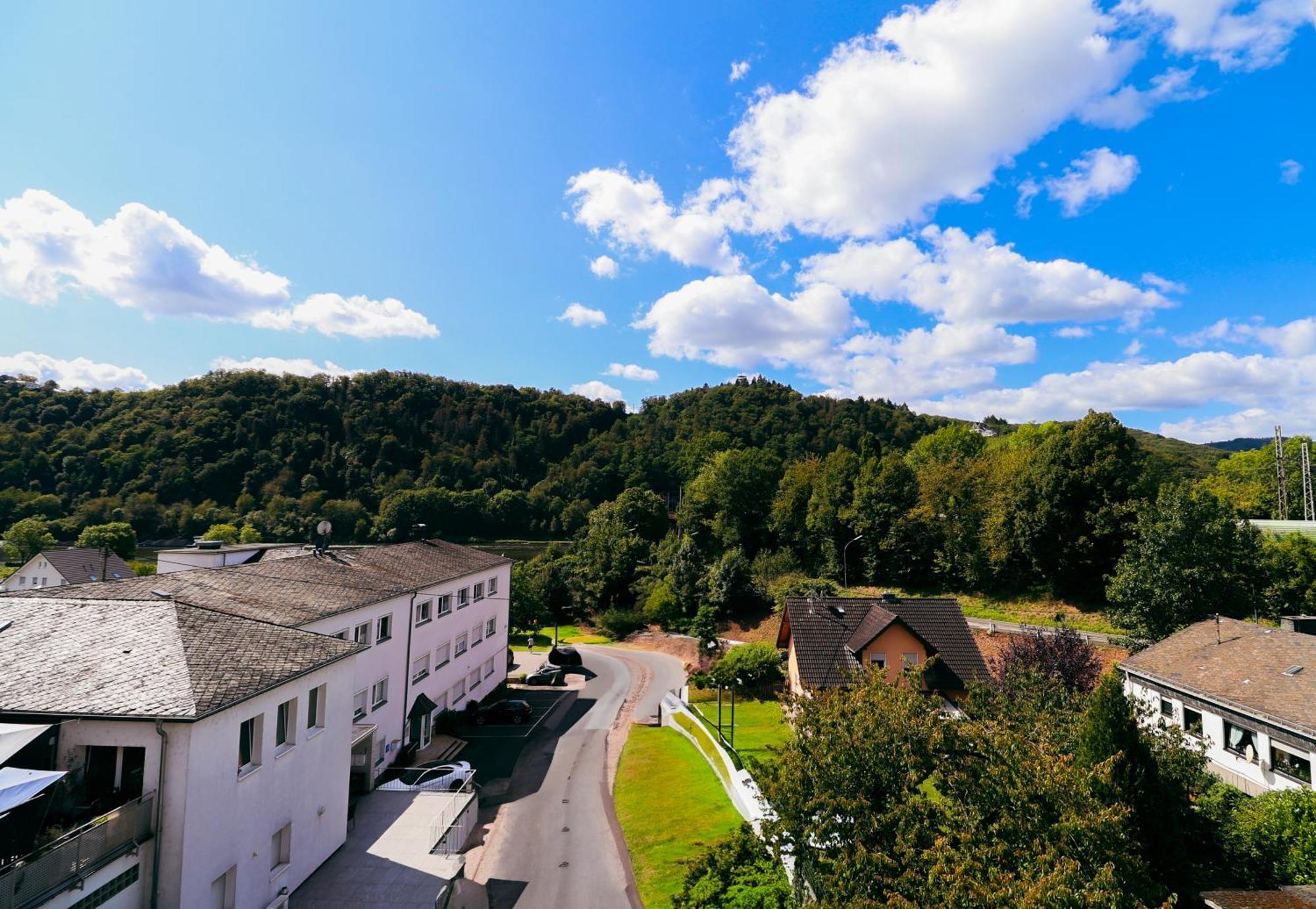 Moderne Fewo Sky Netflix Terrasse Burgblick Boxspringbett Waschtrockner Буллай Екстер'єр фото